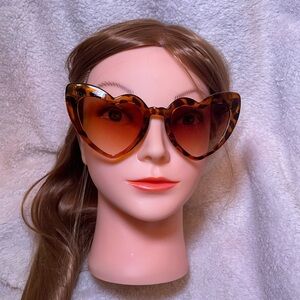 Brown Oversized Heart Eyes Sunglasses with Gradient Lenses